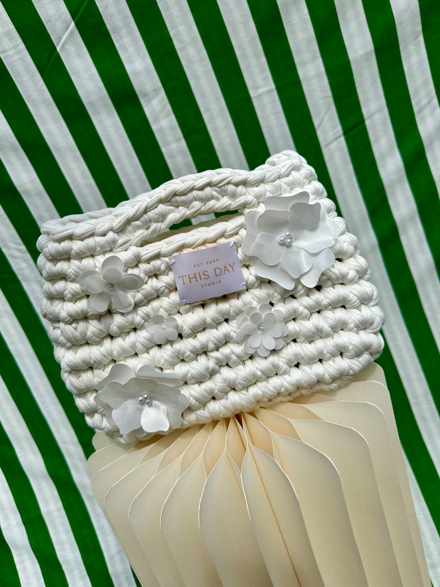 Handheld White Crochet Bag with Floral Motifs – Upcycled & Unique