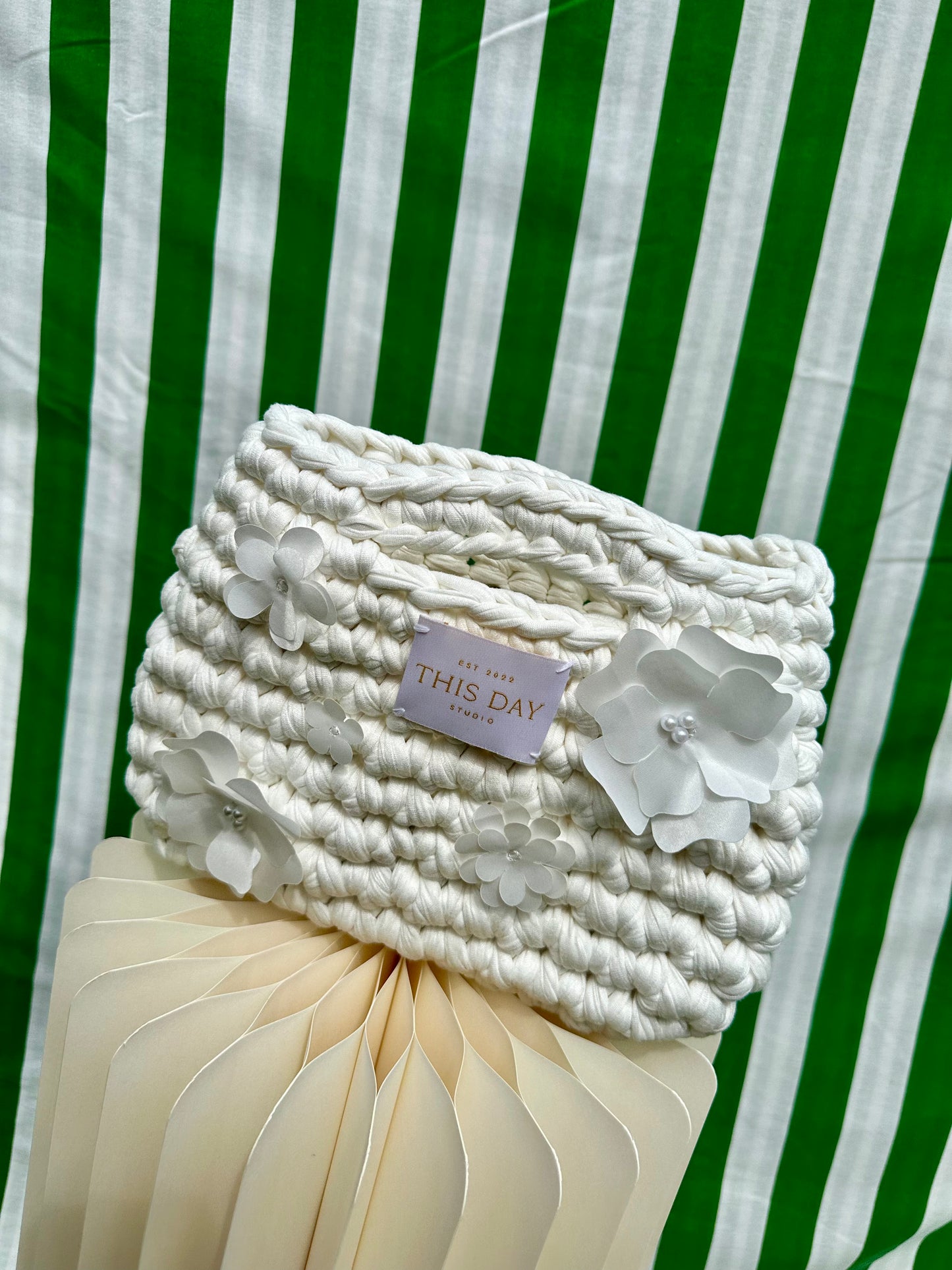 Handheld White Crochet Bag with Floral Motifs – Upcycled & Unique